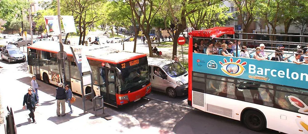 Apartaments Travessera Parc Gueell 바르셀로나 아파트